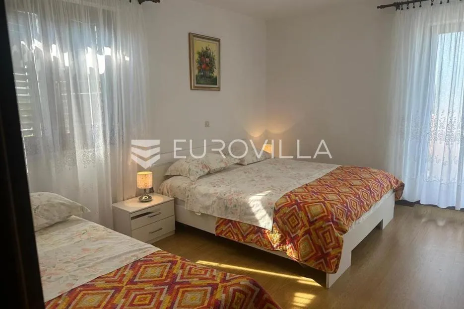 krk, kuća s 5 apartmana, blizina mora, idealna za turizam, 150 m od mora - slika 8