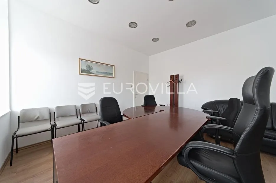 osijek, centar, iznajmljuje se poslovni prostor površine 70 m² - slika 8