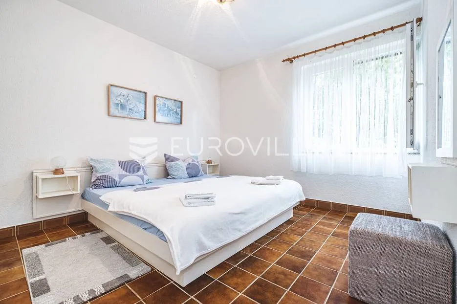 otok krk, grad krk, izvanredna kuća u prvom redu do mora nkp 260 m2 - slika 13