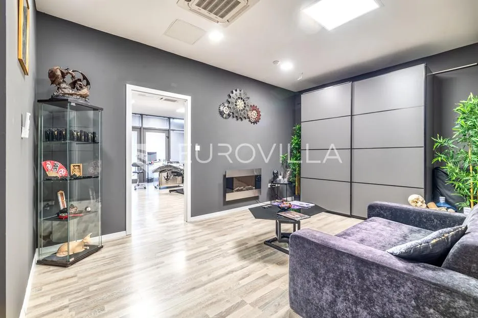 Zabok, poslovni prostor, 45 m² na atraktivnoj lokaciji