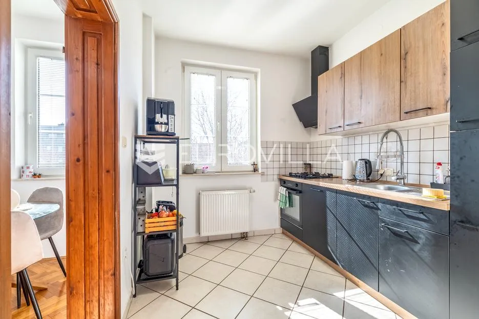 zagreb, gornja dubrava, lijepa prostrana kuća s dva stana i 3 gpm, 350 m2 - slika 5