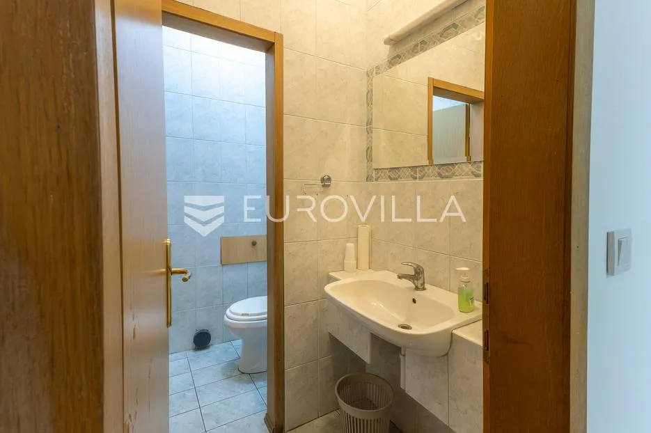 slavonski brod, centar, poslovni prostor 107 m² 50 m² potkrovlje - slika 9