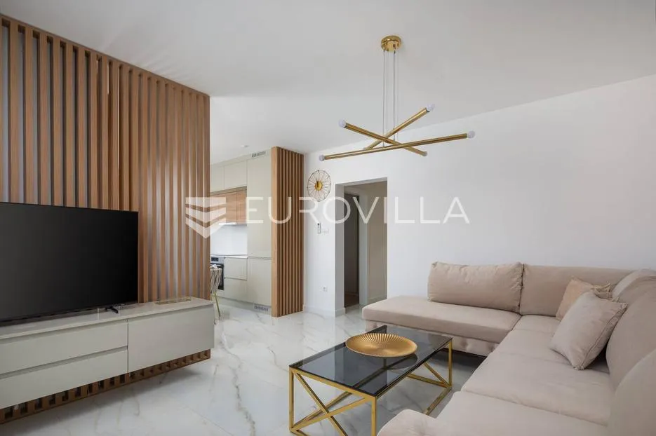 trogir, marina, namješten dvosoban stan studio apartman, prvi red do mora - slika 6