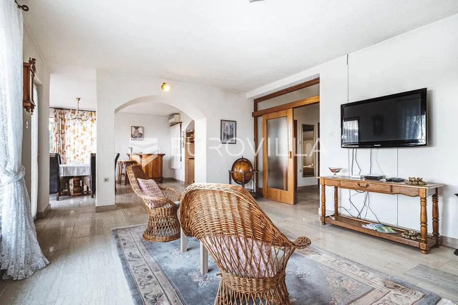 otok krk, grad krk, izvanredna kuća u prvom redu do mora nkp 260 m2 - slika 24