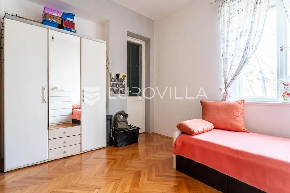 split, bačvice, trosoban stan na odličnoj lokaciji, 105m2 - slika 8