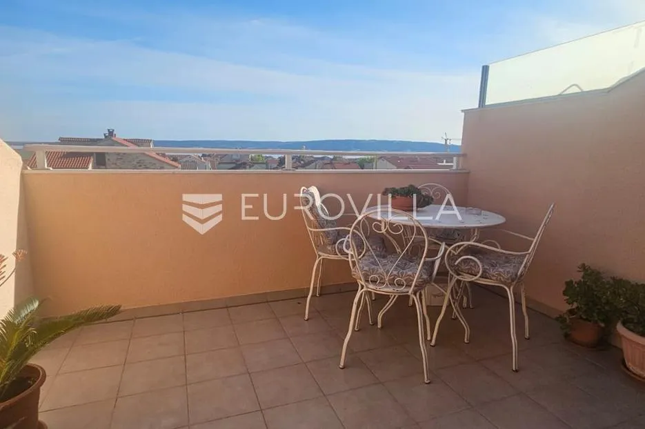 kaštel stari, trosoban stan 73 m² s pogledom na more uz parkirno mjesto i ostavu - slika 5
