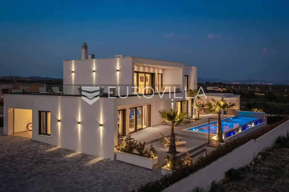 vodice, moderna vila s bazenom i pogledom na more, 332,92 m² - slika 62