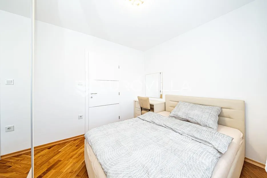 zagreb, črnomerec, prekrasan trosoban stan 64 m² - slika 12