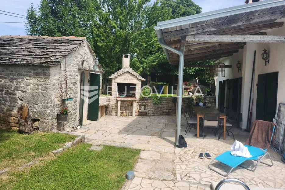 istra, gračišće, autentična istarska kuća s bazenom, kažunom i potpunom privatnošću - slika 19