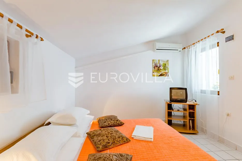 omiš, marušić, prekrasna apartmanska kuća - slika 10