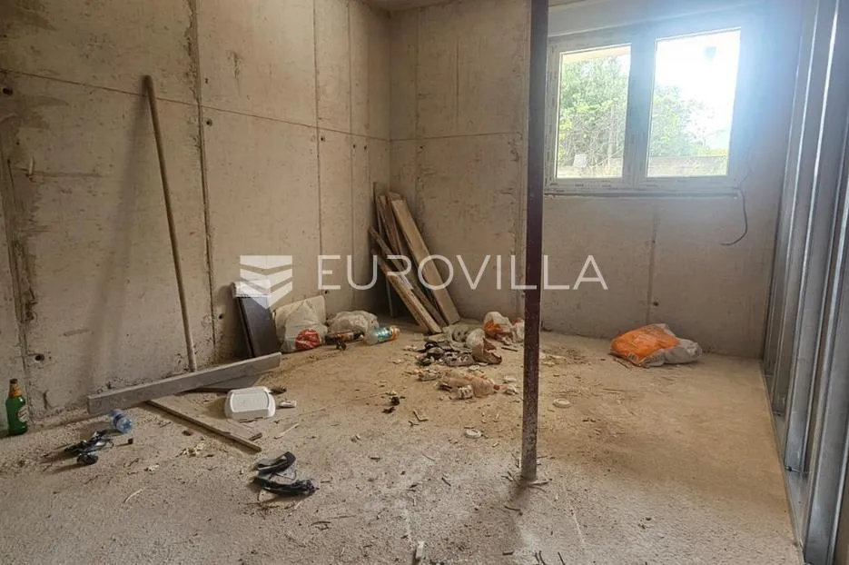 trogir, seget donji stan 66,7 m² uz vrt, novogradnja s garažom i liftom - slika 7