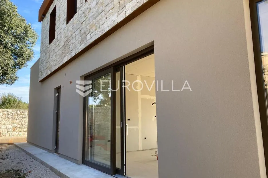 istra, okolica bala, kamena dizajnerska kuća 176 m² s bazenom - slika 33