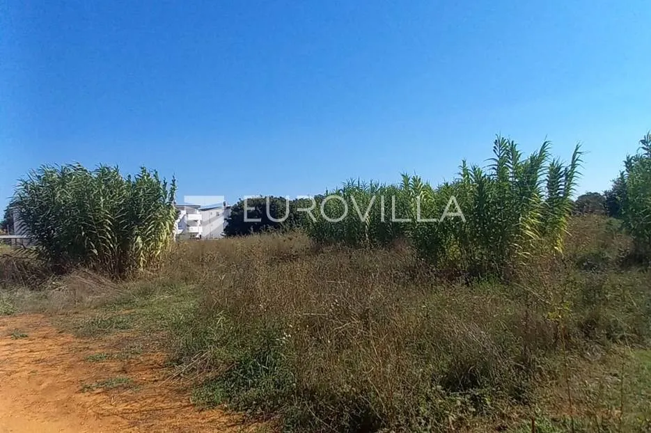 Pula, Valdebek, građevinsko zemljište na idealnoj lokaciji, 901 m²