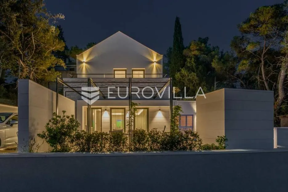 brač- prekrasna moderna vila s bazenom - slika 6
