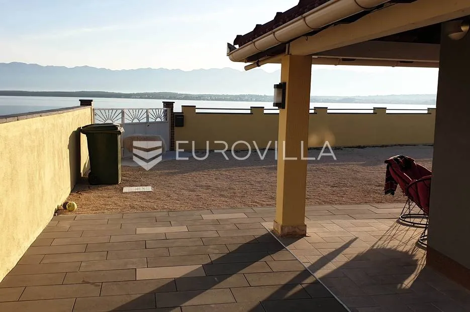 nin, ždrijac, prekrasna apartmanska vila, prvi red do mora - slika 19