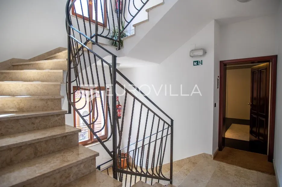 istra, rovinj, prostran poslovni 171 m2 prostor u centru grada - slika 27