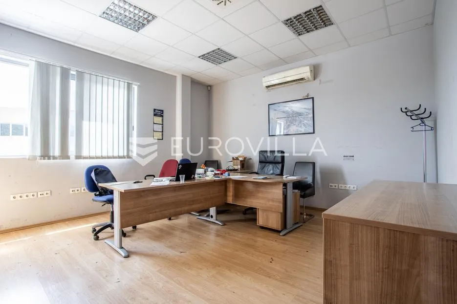 dugopolje, gospodarska zona, distribucijsko skladišni objekt ukupne površine 4.100 m² - slika 14
