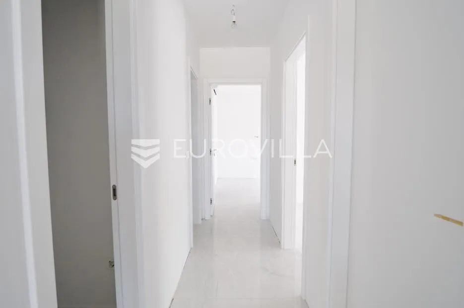 zadar, crno, moderan trosoban stan s bazenom, 95 m² - slika 22
