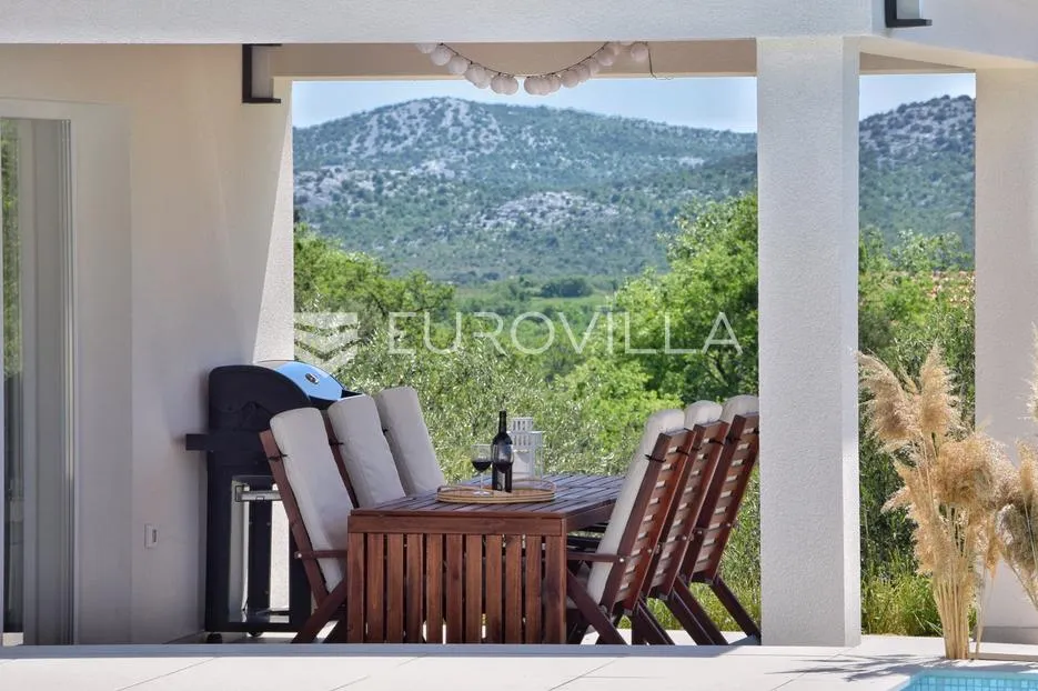 benkovac, radašinovci, prekrasna vila s bazenom u mirnom okruženju - slika 33