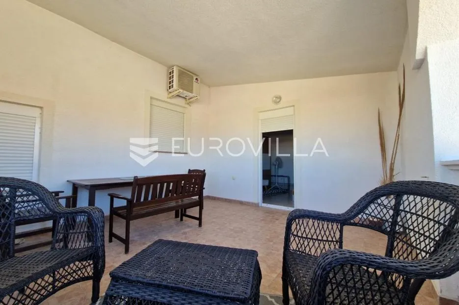 vir, 100m od mora, kuća s 4 apartmana i pogledom na more - slika 27