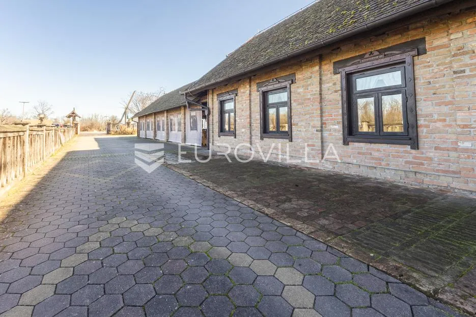 Velika Kopanica, uhodan restoran s prenoćištem uz državnu cestu D7