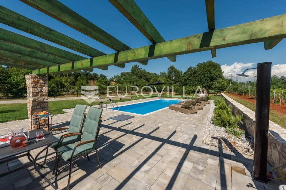 istra, umag, autentična istarska kamena kuća 260 m², okružena zelenilom, 1349 m² okućnice - slika 14