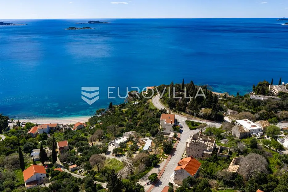 Dubrovnik, Plat, kamena kuća za rekonstrukciju