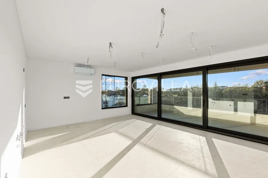 istra, poreč, novogradnja, prostrani penthouse sa krovnom terasom, odlična lokacija - slika 25