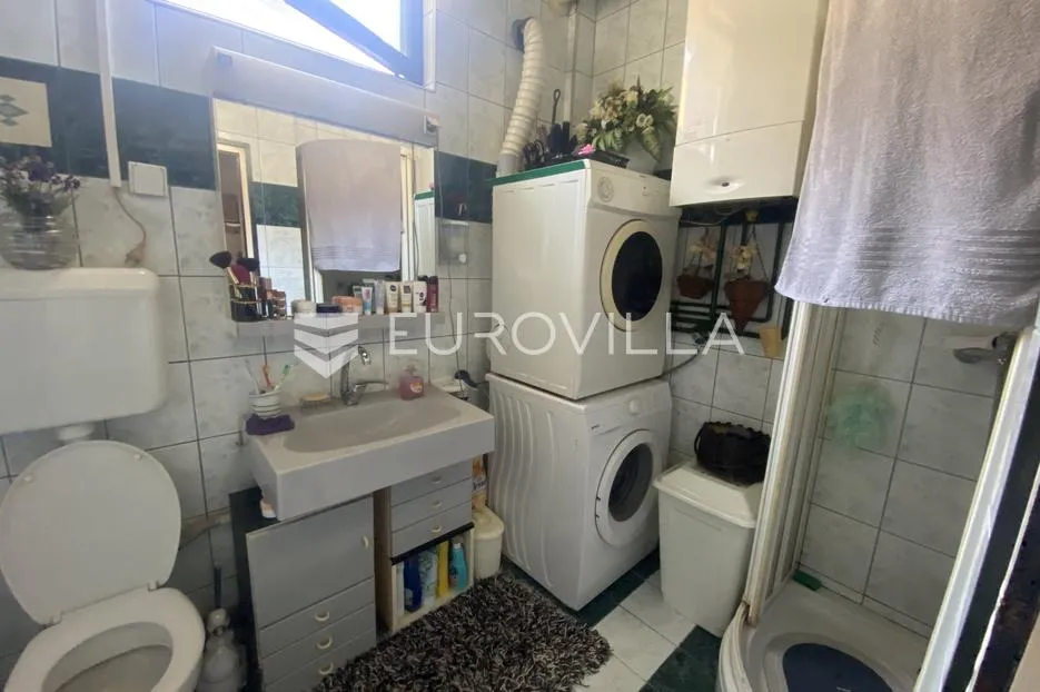 slavonski brod, centar obiteljska kuća s dva neovisna stana 180 m² - slika 18