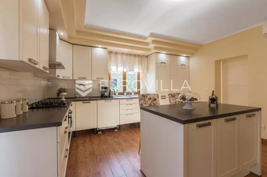 vodnjan, villa na mirnoj lokaciji s bazenom i vrtom - slika 21