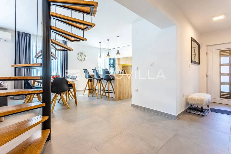 split, bol, moderan penthouse, 4 spavaće sobe - slika 7