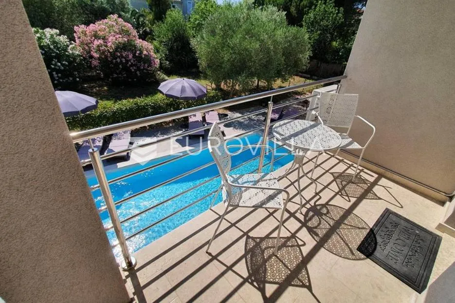premantura, kuća s četiri apartmana i bazenom - slika 45