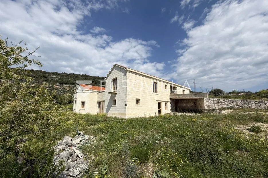 brač, nerežišća, kamena vila na prostranom imanju od 28.122 m² - slika 10