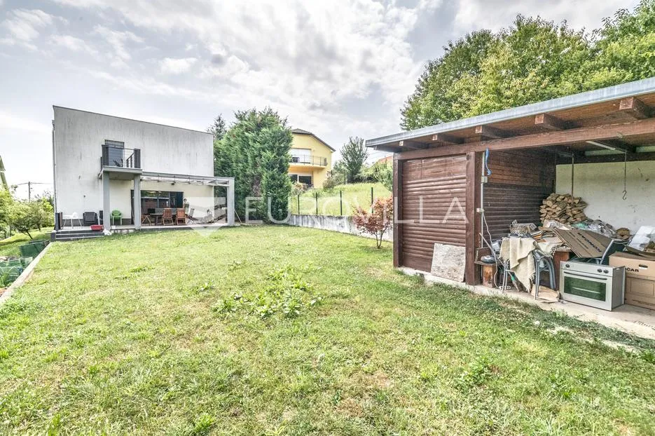 zagreb, vrapče, prekrasna vila s dvorištem nkp 505 m2 - slika 14