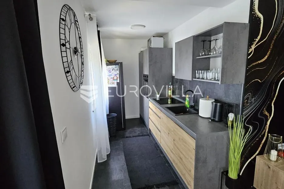 varaždin, banfica dvoetažni trosoban stan površine 83,70 m² - slika 4