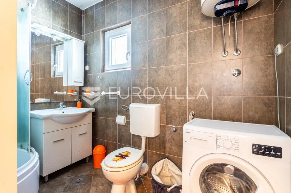 kaštel sućurac, kuća s tri stambene jedinice - slika 7