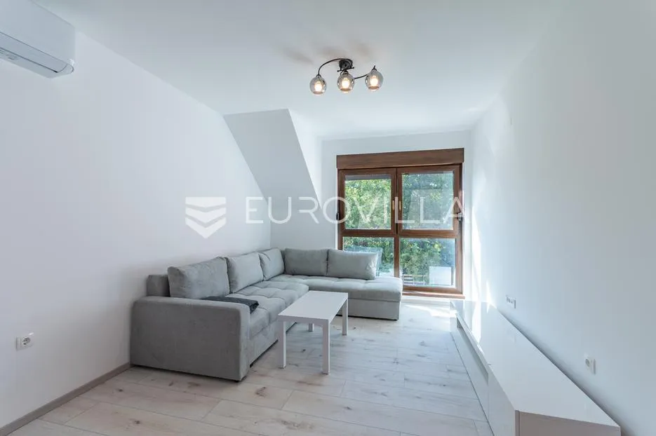 varaždin, centar, uređen trosoban stan površine 74,86 m² - slika 3