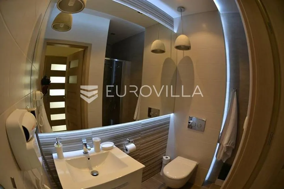 medulin, samostojeća kuća s tri apartmana nkp 240 m2 i pogledom more - slika 13