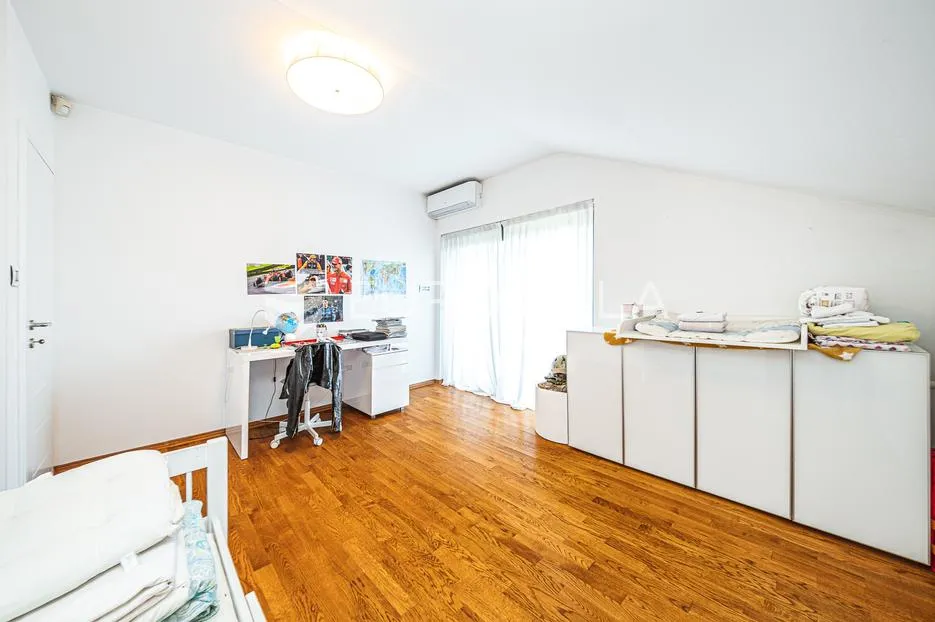 zagreb, vrhovec, moderna obiteljska kuća 419 m² - slika 12