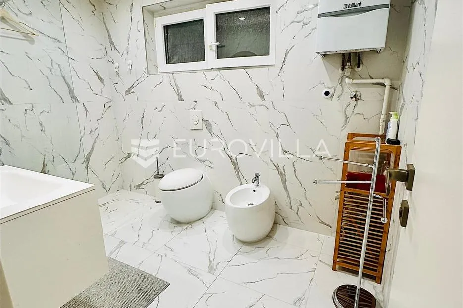 rugvica, oborovski novaki, prekrasna kuća 210 m² na zemljištu od 750 m² - slika 5