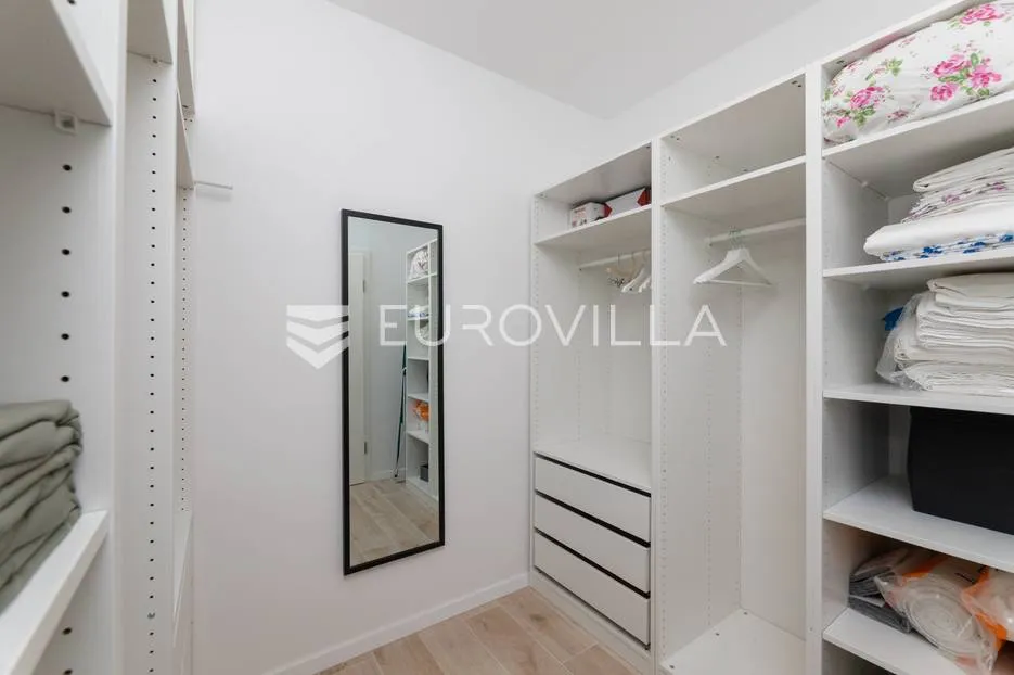 split, split 3 moderan dvoetažni stan pokraj medicinskog fakulteta 112 m² - slika 20