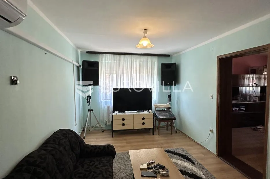 vukovar, sajmište, kuća s velikom parcelom 674 m² - slika 12