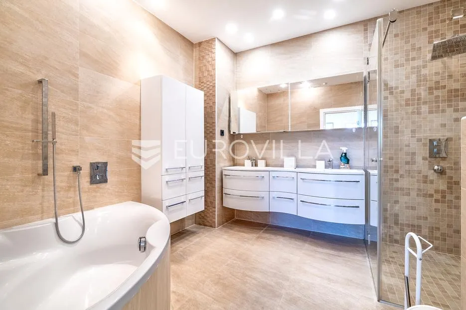 zagreb, blato, luksuzna dvojna kuća 320 m² - slika 7