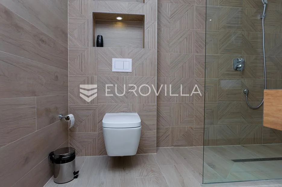 rijeka, kostrena, paveki villa s 2 stana, pomoćnim objektom i bazenom, 279 m² - slika 35