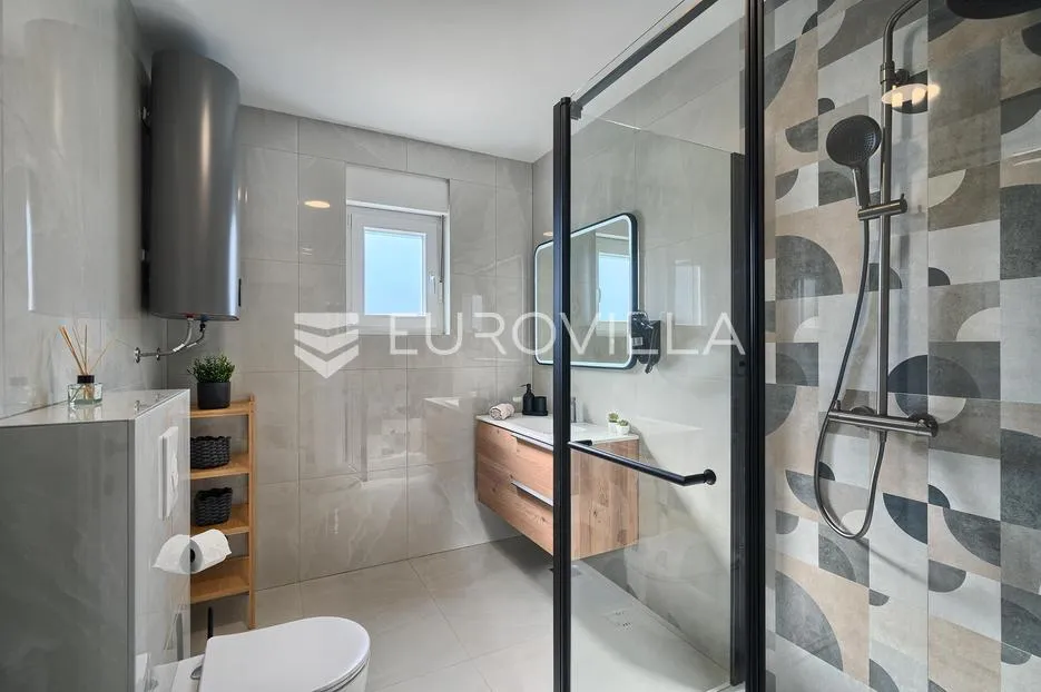 kaštel novi, novoizgrađena vila za dugoročni najam - slika 28
