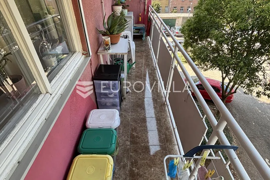 pula, centar, dvosoban stan na traženoj lokaciji s dva balkona - slika 13