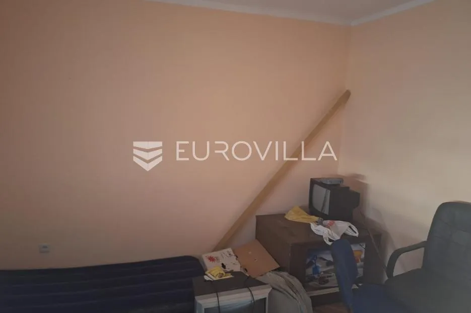 karlovac, borlin, kuća 200 m², odlična lokacija - slika 5