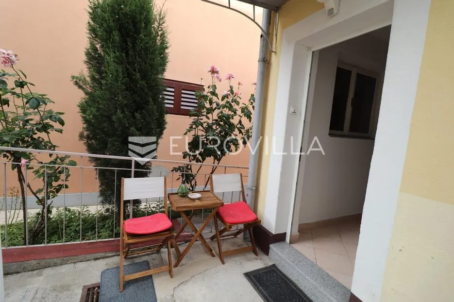 opatija, dvosoban stan od 43 m² u centru opatije - slika 8