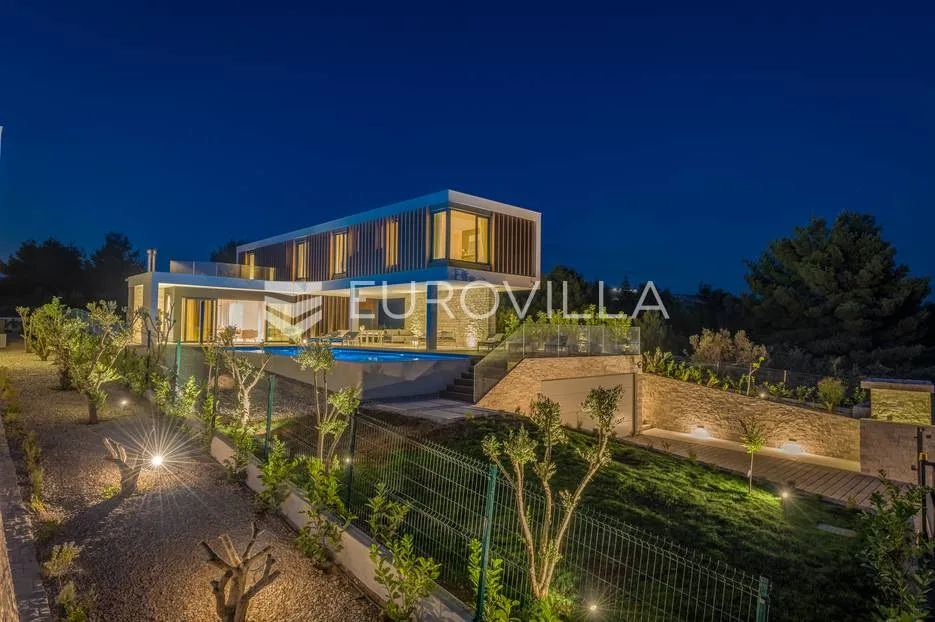 primošten luksuzna vila s bazenom - slika 18