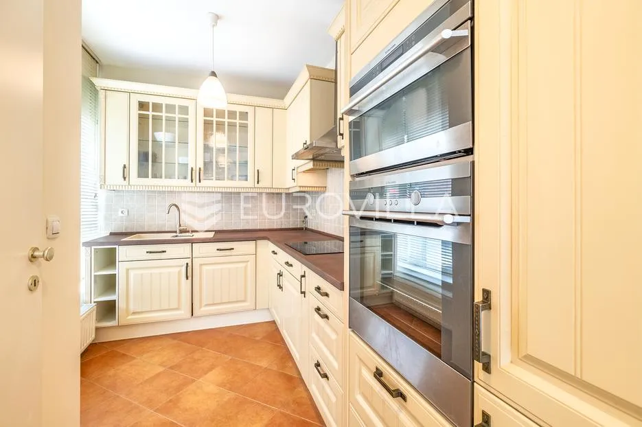 zagreb, petrova, odličan trosoban stan 65 m² s garažom, najam - slika 4